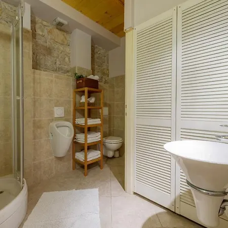 Luxury Beachfront Mare With Private Pool At The - Peljesac *