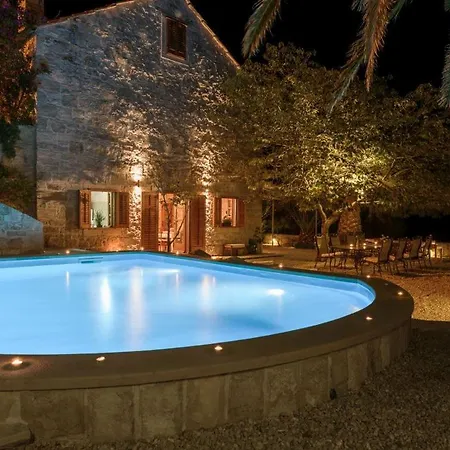 Luxury Beachfront Mare With Private Pool At The - Peljesac * 奥瑞比克