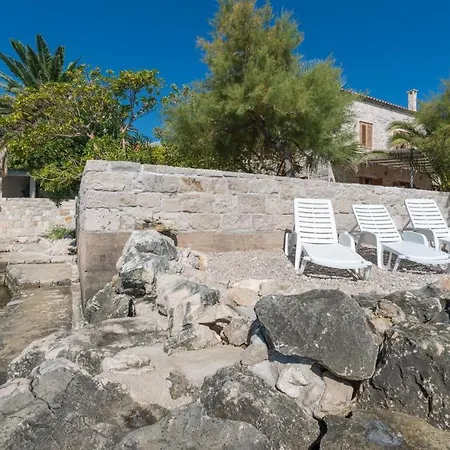 Luxury Beachfront Mare With Private Pool At The - Peljesac