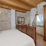 Luxury Beachfront Mare With Private Pool At The - Peljesac