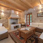 Luxury Beachfront Mare With Private Pool At The - Peljesac