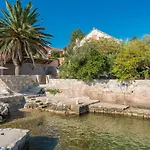 Luxury Beachfront Mare With Private Pool At The - Peljesac Оребич