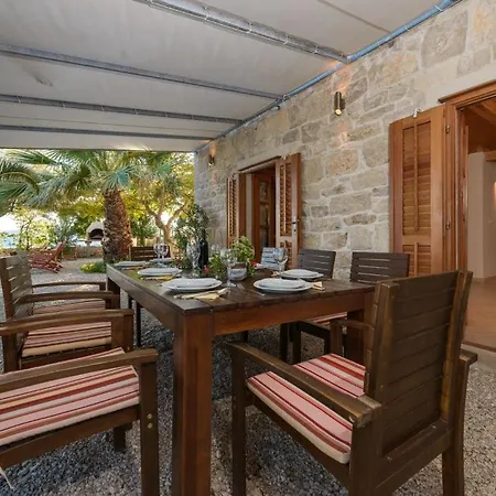 Luxury Beachfront Mare With Private Pool At The - Peljesac ヴィラ オレビック