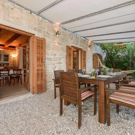 Luxury Beachfront Mare With Private Pool At The - Peljesac ヴィラ *