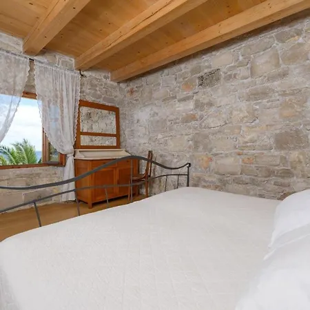 ヴィラ Luxury Beachfront Mare With Private Pool At The - Peljesac *