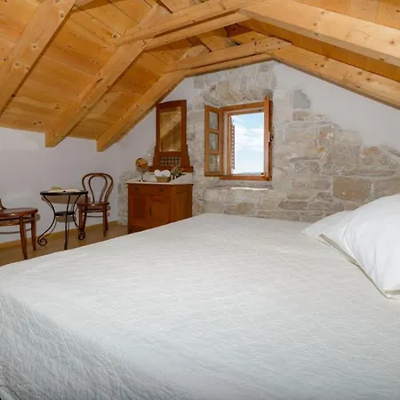 ヴィラ Luxury Beachfront Mare With Private Pool At The - Peljesac