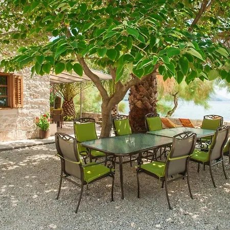 Villa Luxury Beachfront Mare With Private Pool At The - Peljesac *