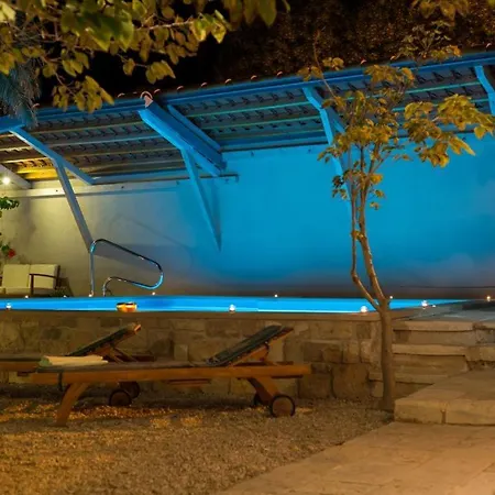 ヴィラ Luxury Beachfront Mare With Private Pool At The - Peljesac *