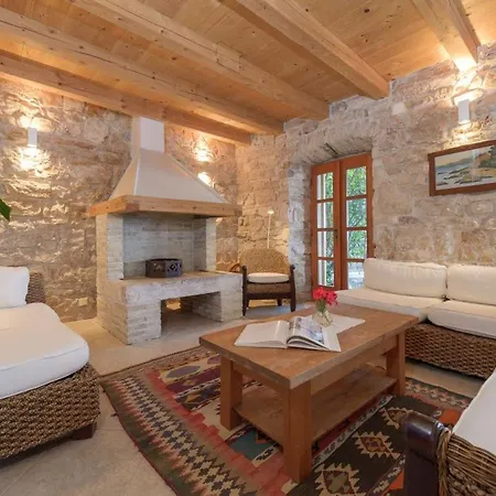 Luxury Beachfront Mare With Private Pool At The - Peljesac