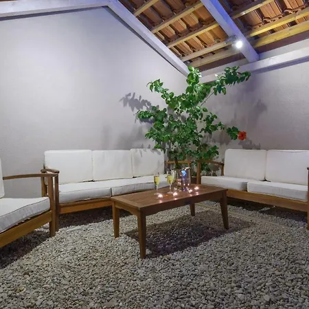 ヴィラ Luxury Beachfront Mare With Private Pool At The - Peljesac *