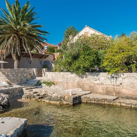 Luxury Beachfront Mare With Private Pool At The - Peljesac オレビック