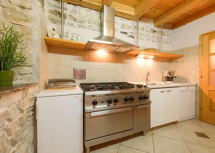 Luxury Beachfront Mare With Private Pool At The - Peljesac