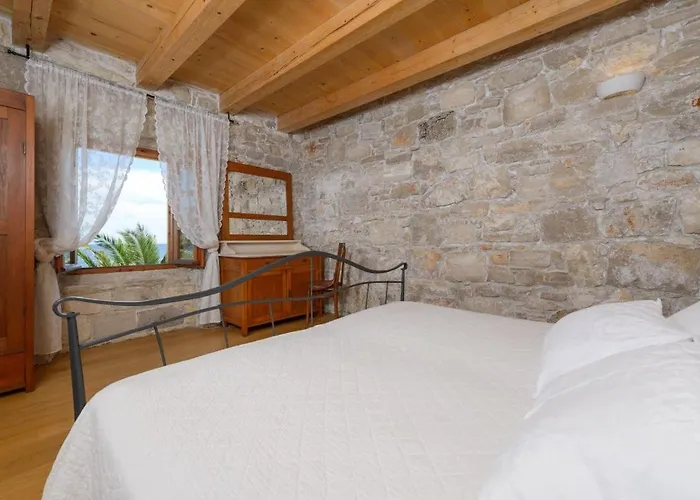 Villa Luxury Beachfront Mare With Private Pool At The - Peljesac *