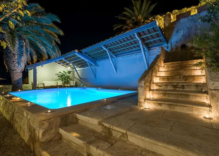 Luxury Beachfront Mare With Private Pool At The - Peljesac Orebić