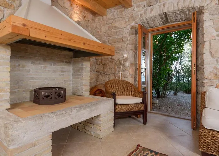 Luxury Beachfront Mare With Private Pool At The - Peljesac *