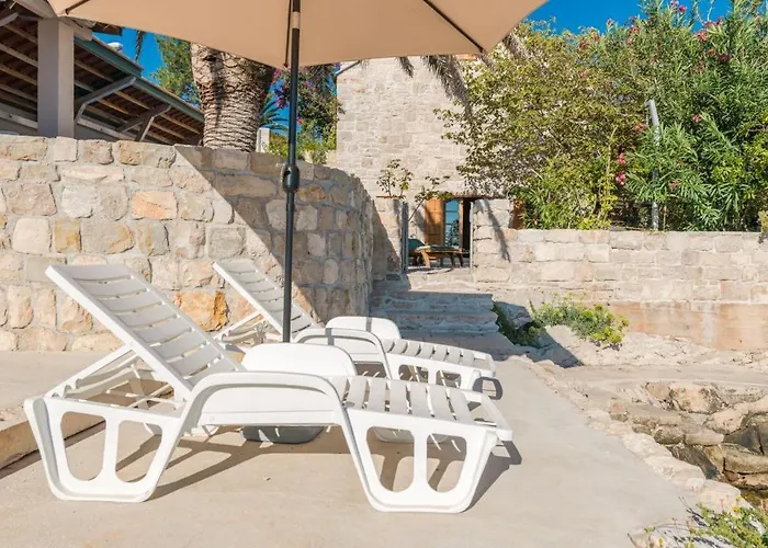 Villa Luxury Beachfront Mare With Private Pool At The - Peljesac *